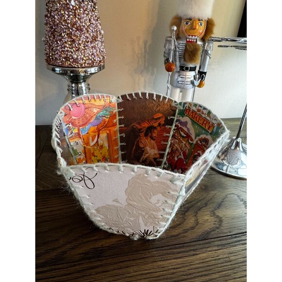 Vintage handmade crochet Christmas card basket, card bowl - Picture 4 of 6